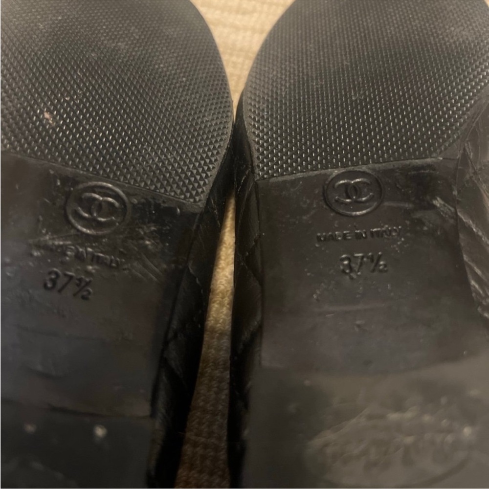 CHANEL Black Quilted Leather Flats - Picture 4 of 8
